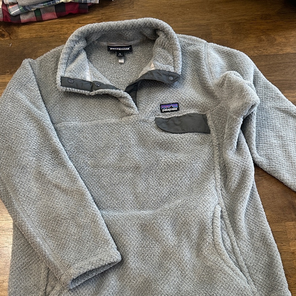 Patagonia Light Gray Snap-T Fleece